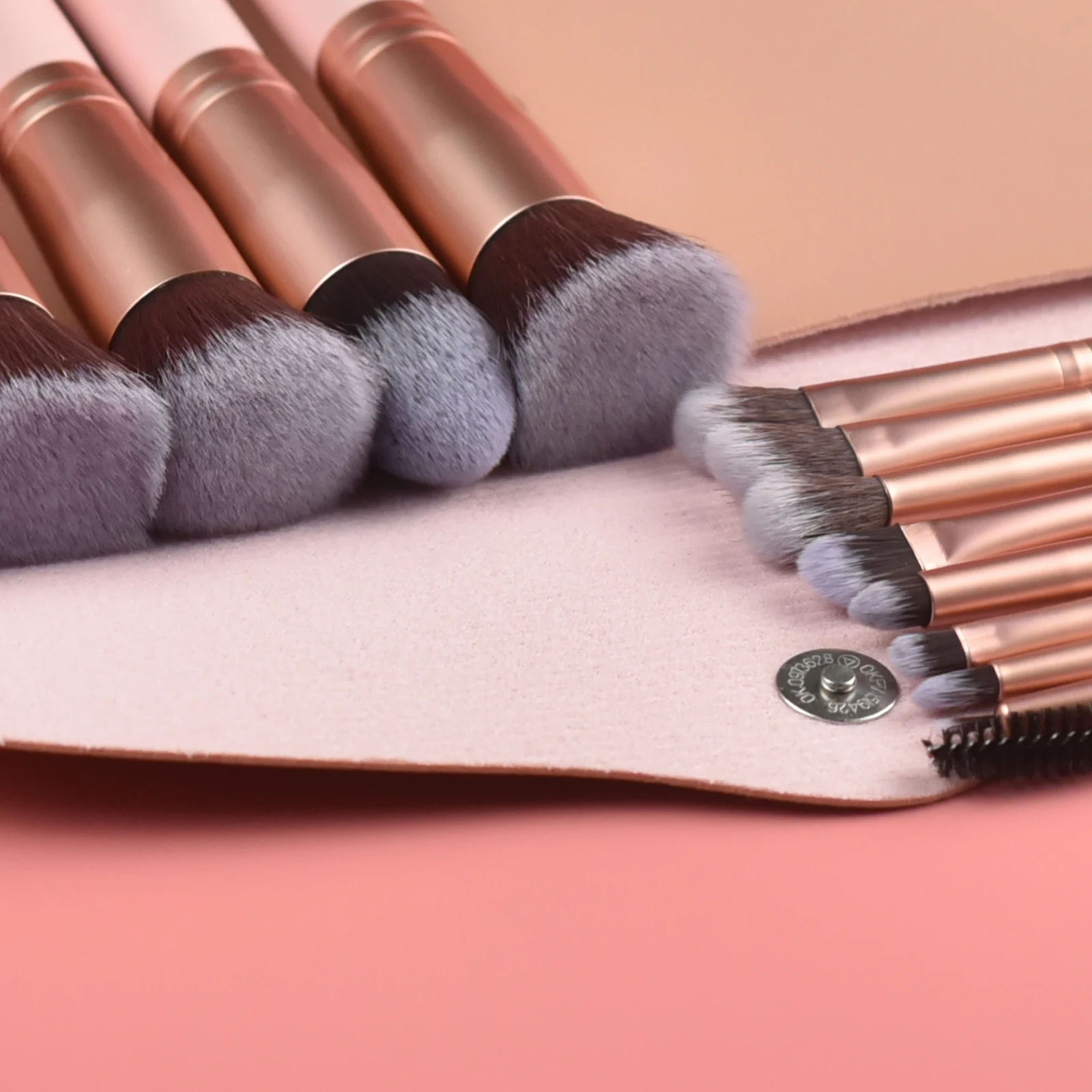 Description Picture 5 of itemSoft hair 14Pcs Professional Makeup brush wood handle powder brush foundation make-up brush concealer brush eye shadow bru