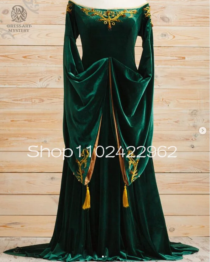 green emerald velvet dress Green velvet fantasy elven dress for Beltane wedding – DressArtMystery main image 0