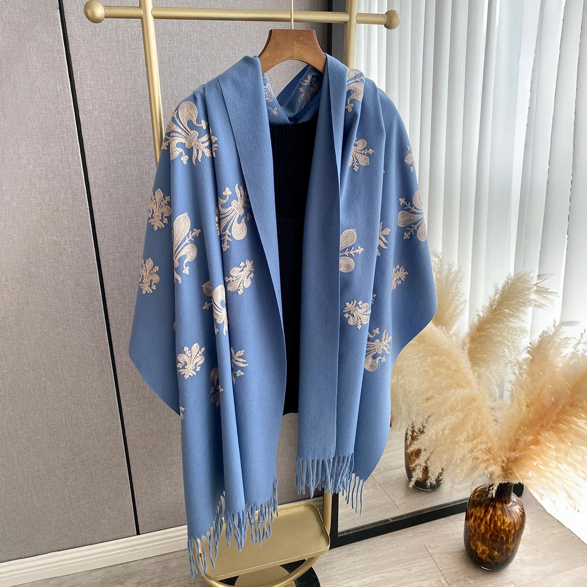New Pashmina Cashmere Blend Mujer Bufanda Scarf Warm Echarpes Embroider Flower Poncho Cape Thick Warm Poncho Kerchief