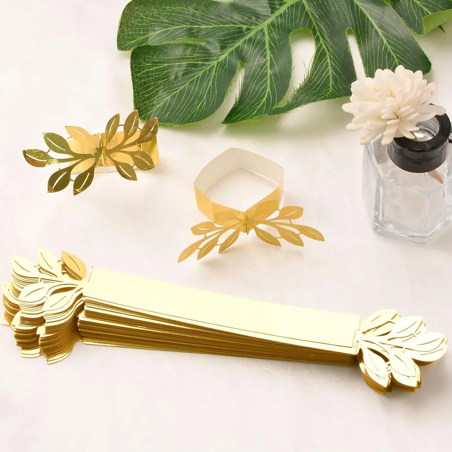 100Pc Gold Leaves Napkin Buckle, Reflective Gold Leaf-Shaped Paper Napkin Holder Rings for Dinner Party Celebration Table Decor