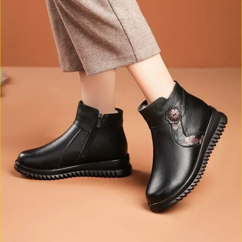 

Женские ботинки на молнии, теплые однотонные ботинки с круглым носком, на низком каблуке, с плюшевой подкладкой, зимняя обувь, 2023