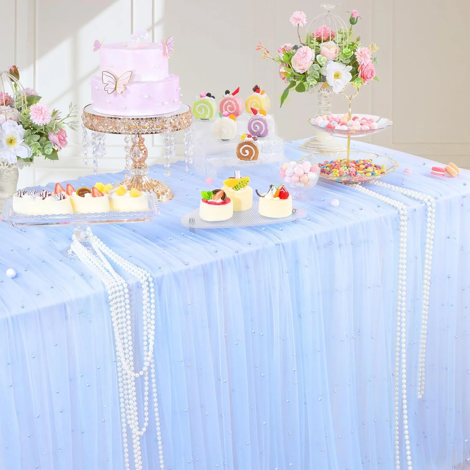 Un Brownie De Chocolate Con Una Pera En Una Fuente Para Hornear Es  Sostenido Por Una Mano Femenina Con Jersey. Estilo De Recolecci Foto de  archivo - Imagen de empanada, pasteles: 100113006, image size:1500x1500