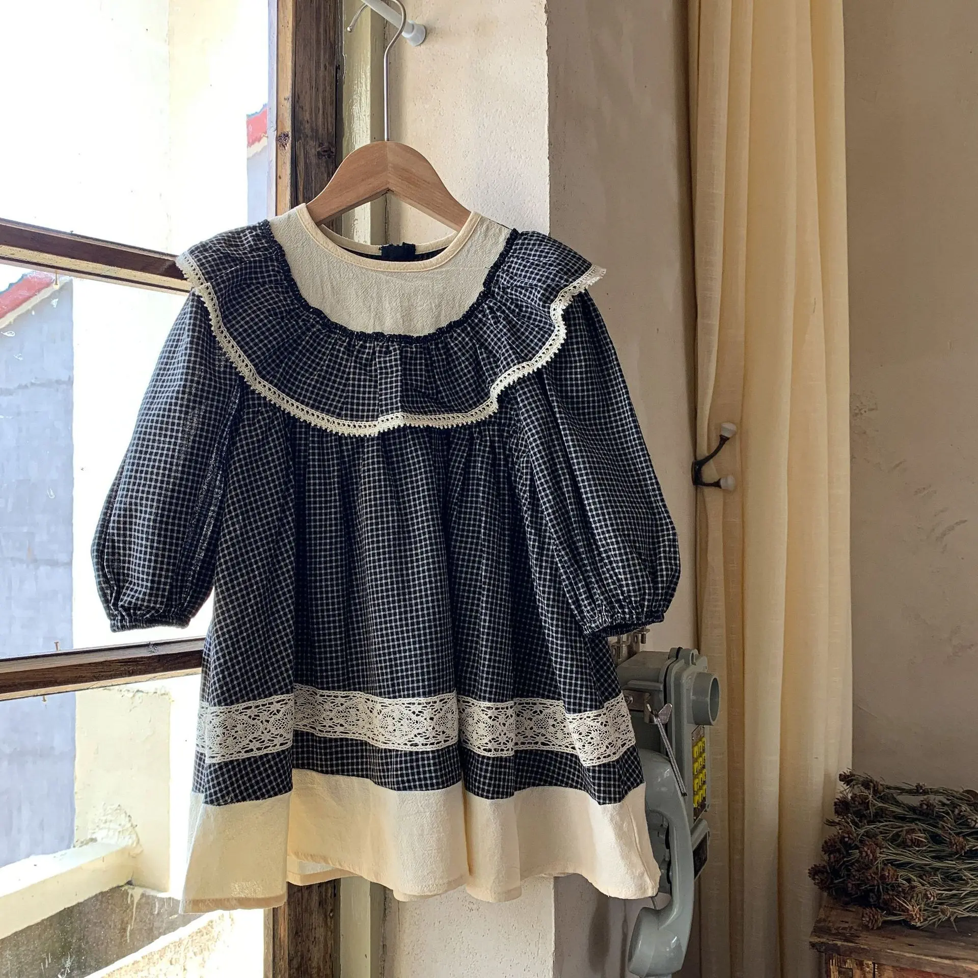 

Children Dresses Autumn Winter Baby Girl Ruffles Collar Dress Princess Fashion Retro Lace Long Sleeve Birthday Party Dresses