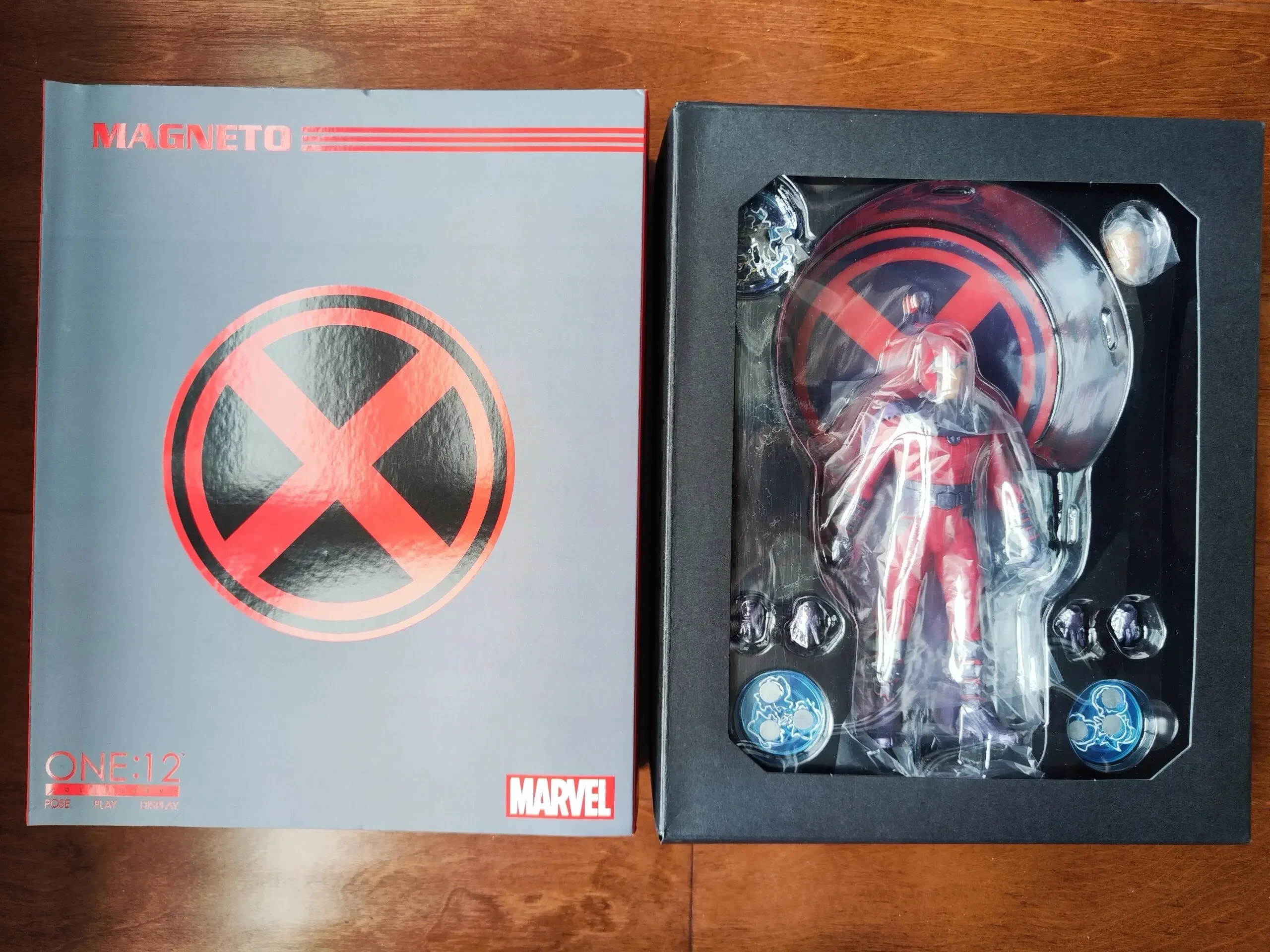 In Stock Original MEZCO ONE:12 Magneto Action Figure 6 inch