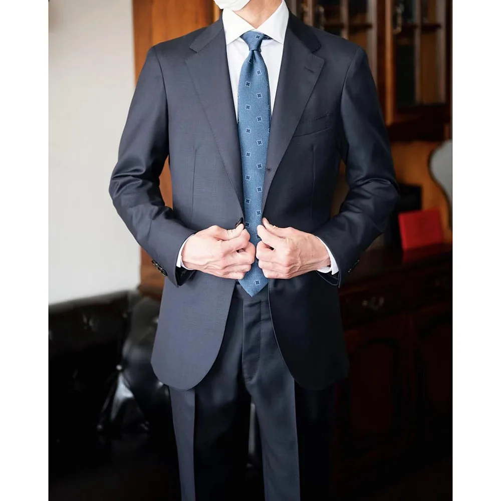 

Новинка 2023, модный мужской темно-синий деловой Повседневный официальный костюм с надрезом, мужской облегающий комплект из 2 предметов, пиджак и брюки