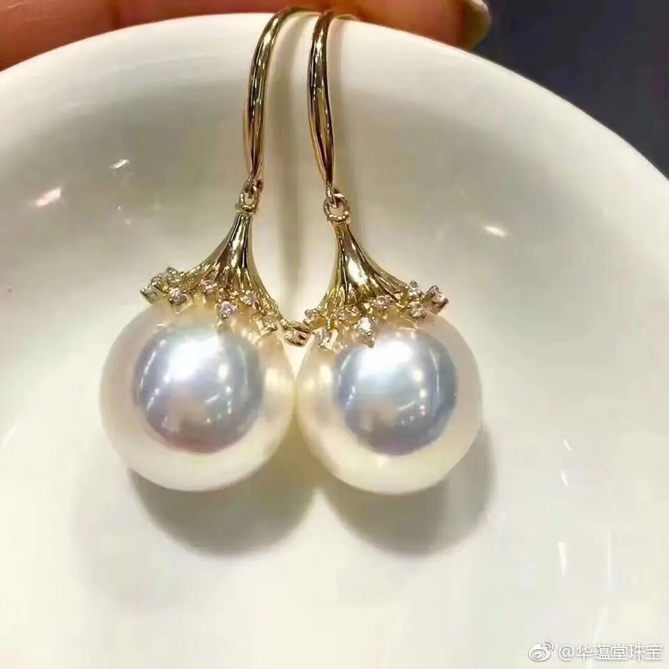 

classic round south sea white 10-11mm pearl earring