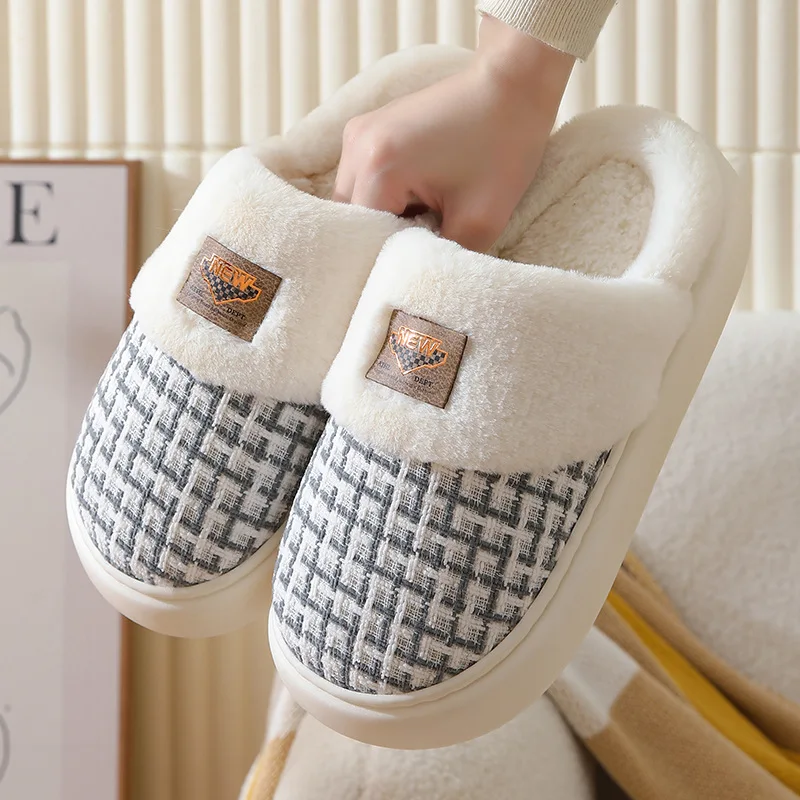 

2024 Cotton Fluffy Slippers Women No Heel Furry Comfortable Women's House Slipper Men Autumn Winter Fashion Outwear Slides
