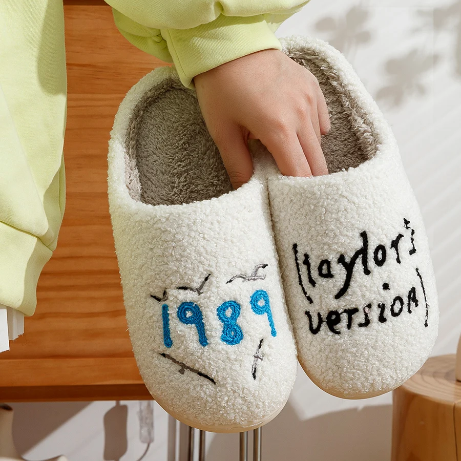 1989 Taylor 'S Stijl Huis Dames Slippers Fuzzy Comfy Flat Taylor Swifty Swifties Seagull Grappige Schoenen Cadeau Voor Haar