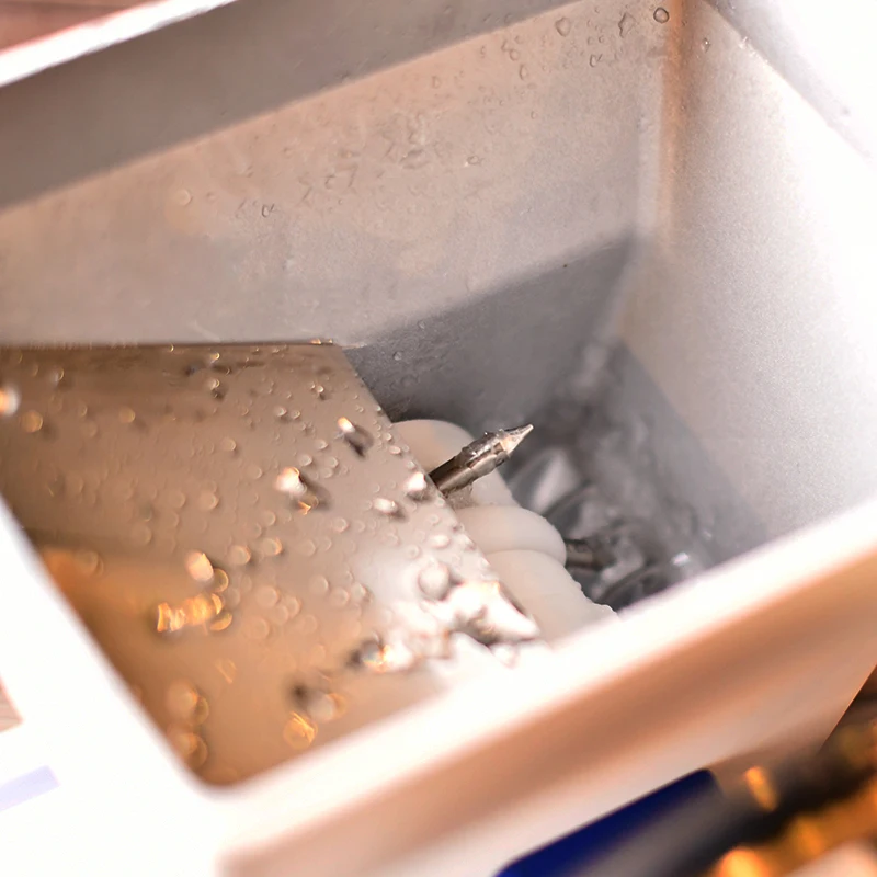https://ae01.alicdn.com/kf/Sdae98ebaaa4b4a778ea235d17b23b077m/Shaved-ice-machine-Household-small-ice-crusher-Smoothie-machine-Manual-ice-maker-Ice-breaker-hand-shake.jpg