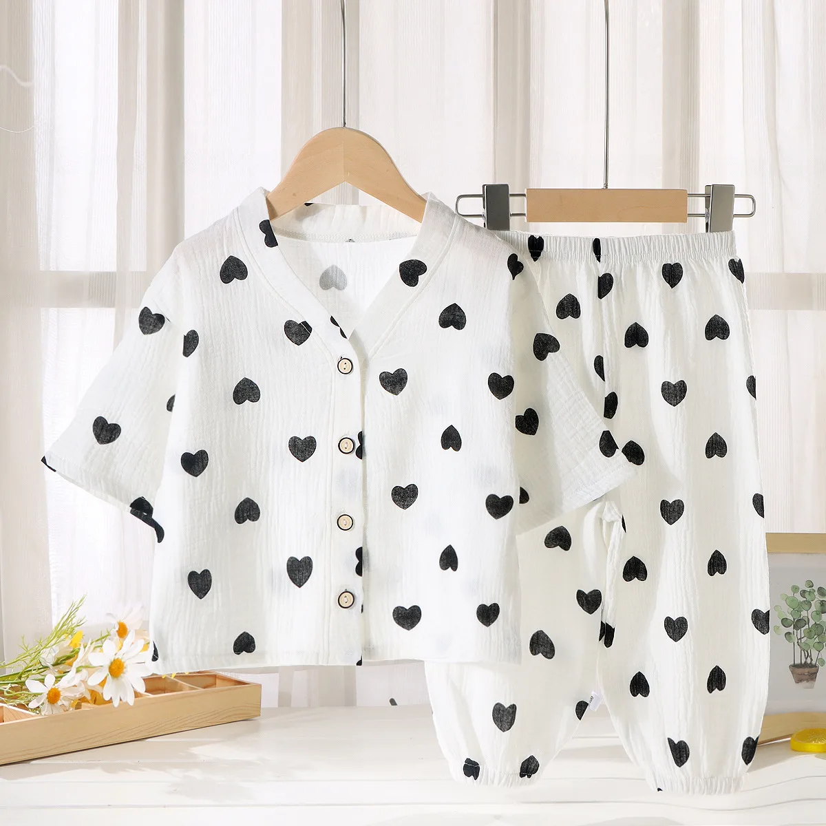 Conjuntos de pijamas finos de verano para niños y niñas, camisa de hilo de algodón con cuello en V, manga de tres cuartos de dibujos animados, pantalones para bebés pequeños, ropa de estar por casa