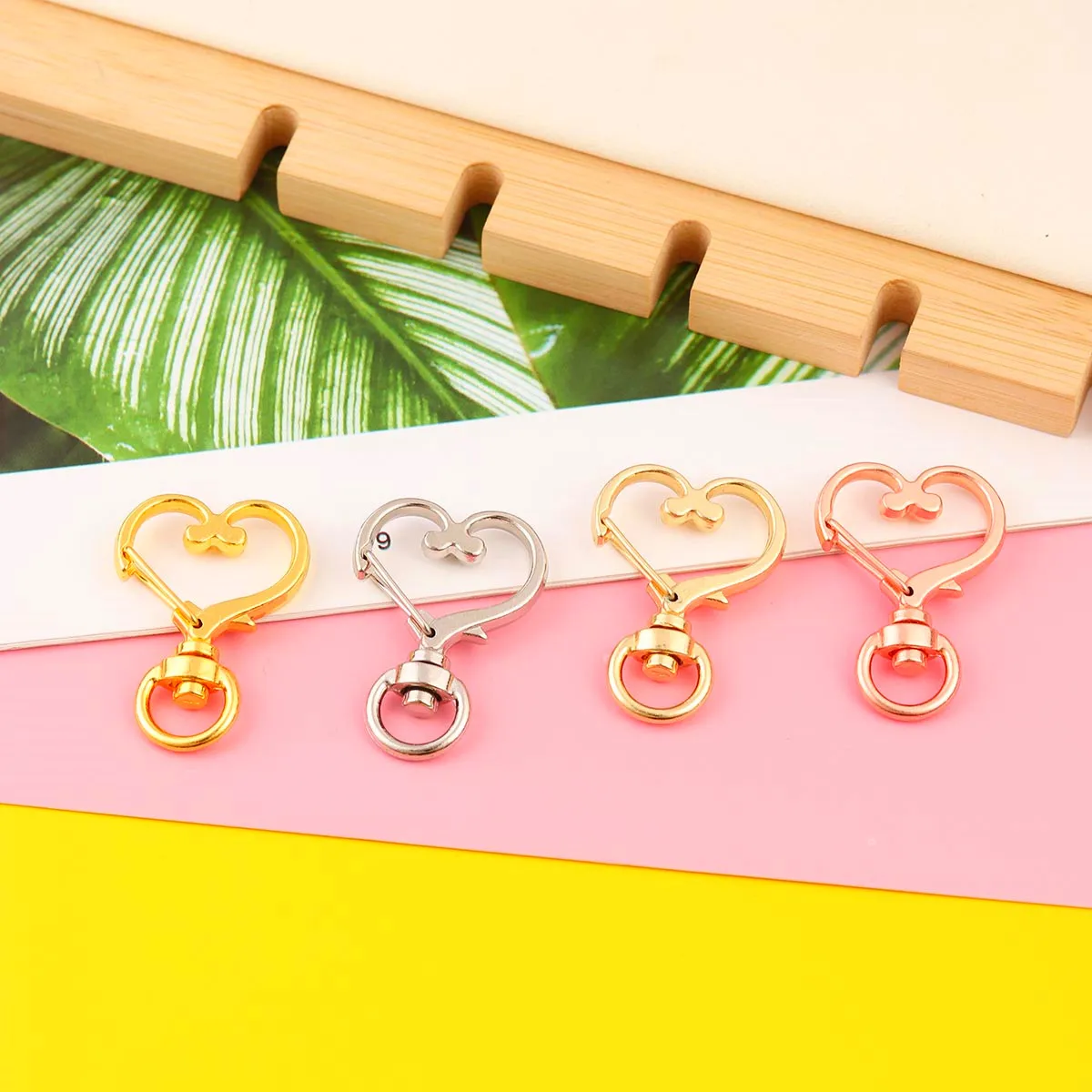 10pcs/pack 3.5x2.4cm Alloy Heart-Shaped Hook Clasp Keychain Snap Ring Outdoor Tools For Making Keychain Accessories Wholesale 2