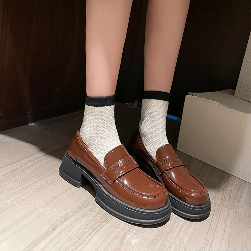 

2023 Women pumps natural leather 22-25cm Washed cowhide+pigskin full leather round toe loafers Vintage thick heel womens shoes