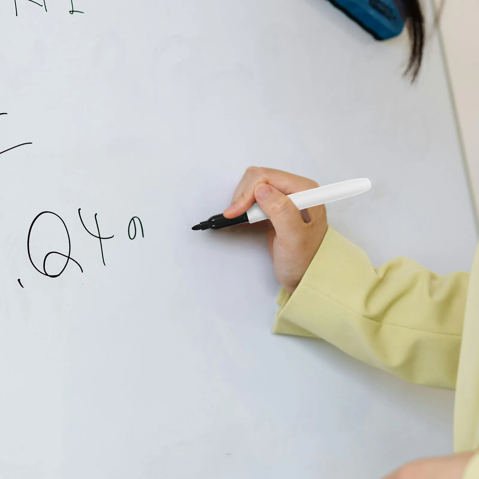 4Pcs 화이트보드 지울 수 있는 마커 수성 액체 분필 대량 교육 교실 사무실 파인 팁 부드러운 필기 건식 지우기