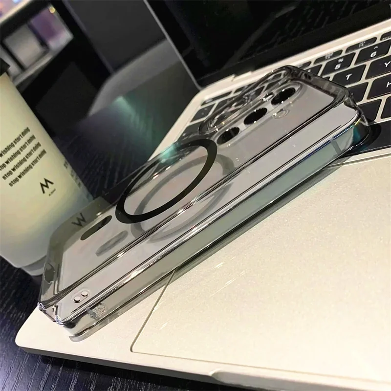 Crystal Clear Magnetic Case with MagSafe Technology