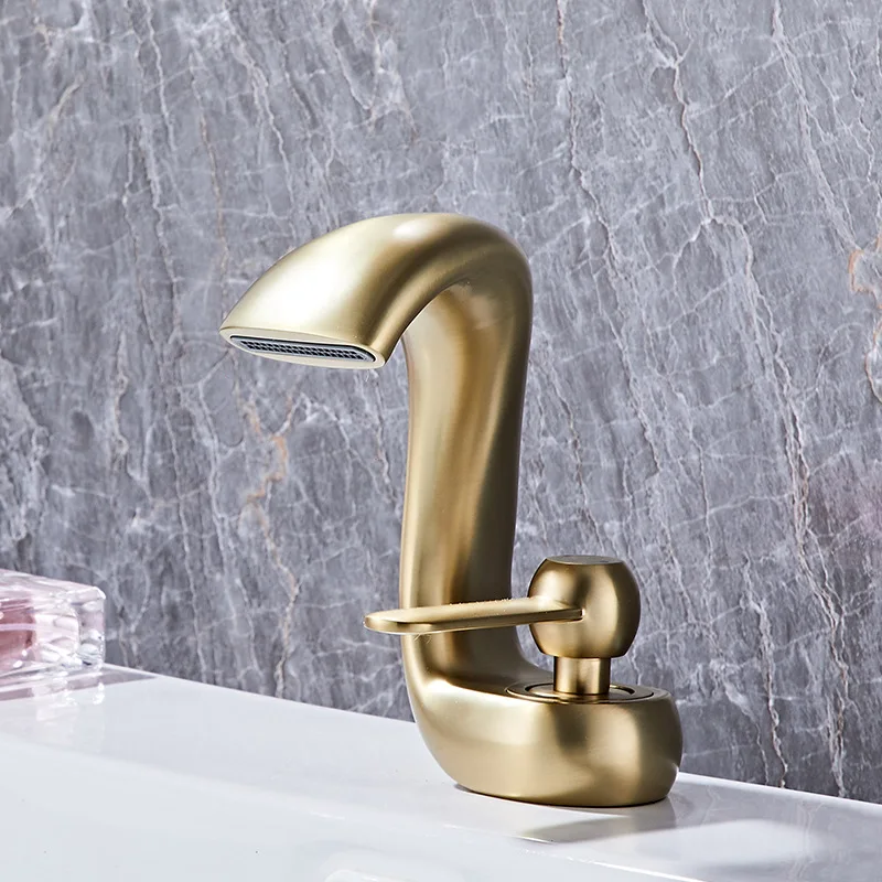 ก๊อกน้ํากันกระเซ็นร้อนและเย็นหลุมเดียวสร้างสรรค์ก๊อกน้ําห้องน้ําร้อนและเย็นสไตล์ย้อนยุค 1