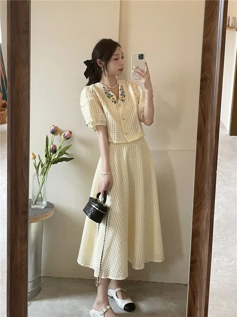 Small Fragrant Wind Set Skirt Women's Summer 2024 New Doll Neck Embroidered Short Top High Waist Half Skirt 2-piece Set