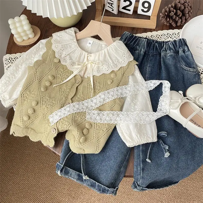 Kids Gilrs Lace Blouses New Baby Girls Cute Beige Undershirts Spring Autumn Tthin Tops Peter Pan Collar Princess Tops