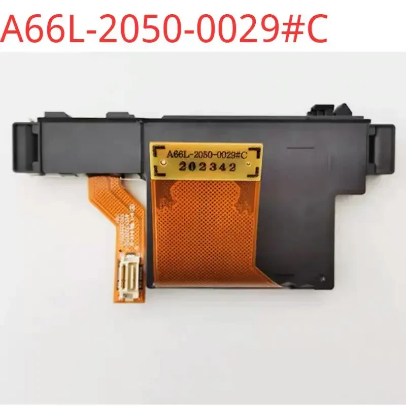 새로운 브랜드 Fanuc A66L-2050-0029    A/    B/    C/    BS/    카드 슬롯은 새롭고 독창적입니다.