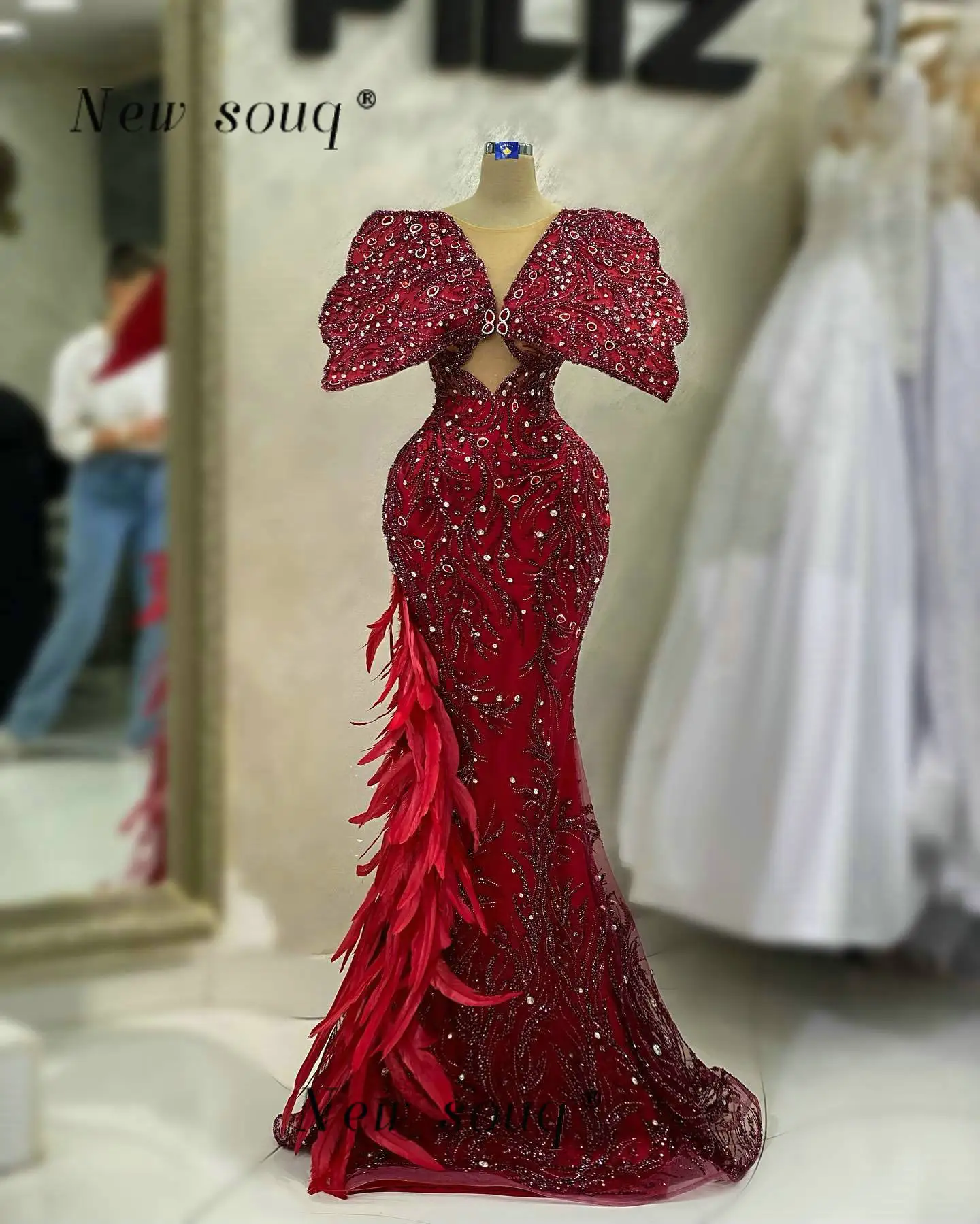 

Chic Burgundy 3D Butterfly Feathers Evening Dresses Designer Shimmering Crystals Sequined Mermaid Event Party Gowns Formal Robes