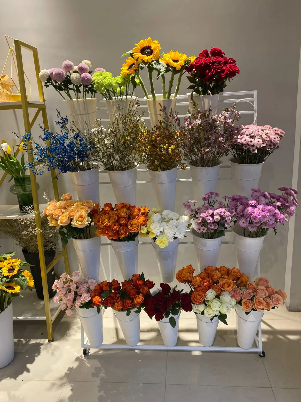 Fresh Flower Shop Metal Stand Movable Iron Multi-layer Flower Display Rack Bucket Rack Balcony Decorations Plant Stand