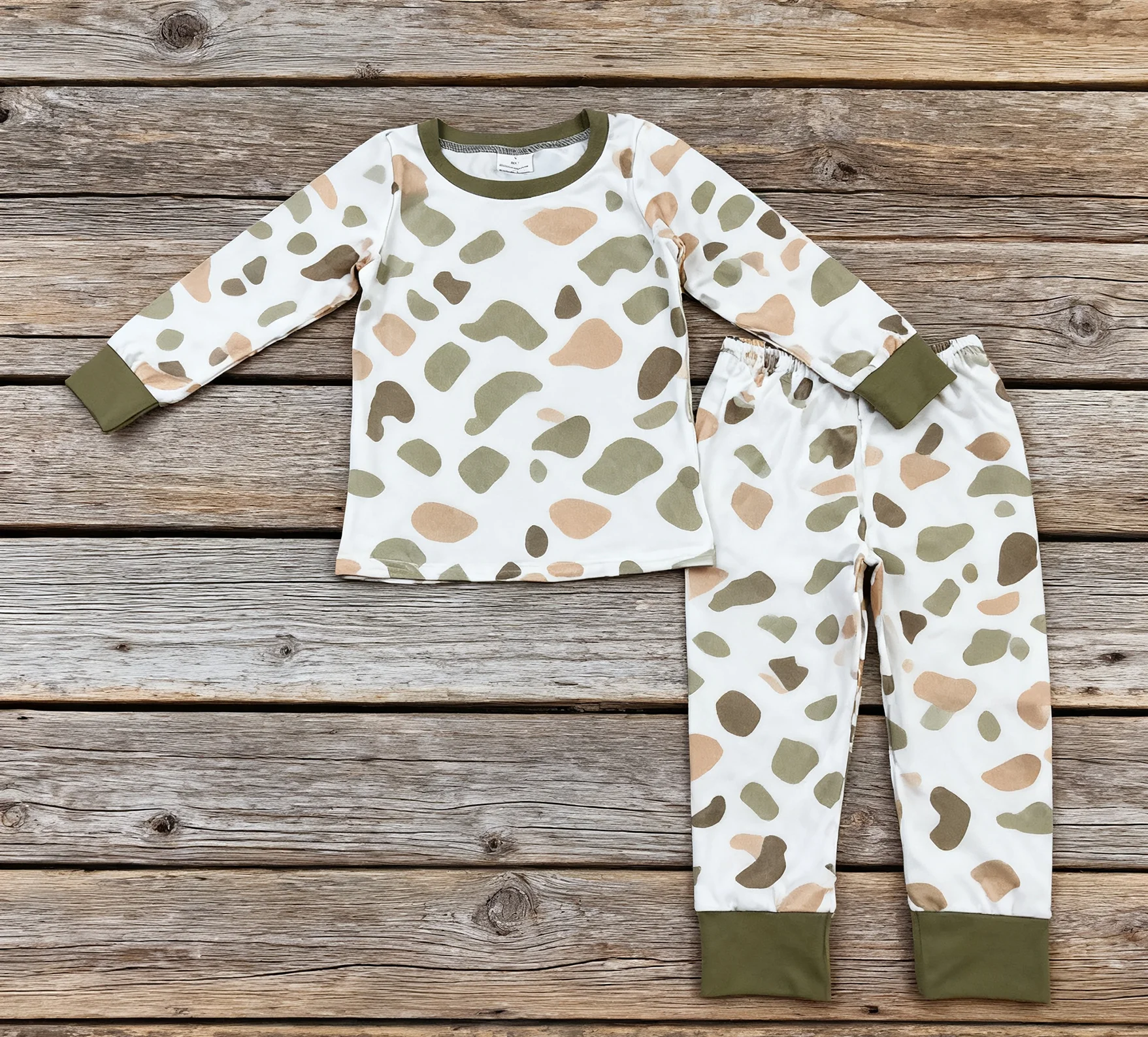 BABY born 833605 Tenue Rose décontractée, pour poupées 43 cm, Contient 1 Veste, 1 Pantalon & 1 Cintre, pour Les Petites Mains, Développe l’empathie