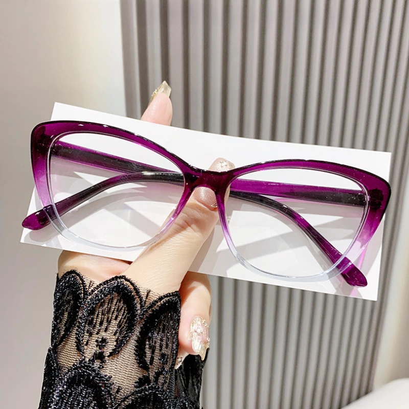 Sleek Cat Eye Myopia Glasses for Women with Anti Blue Light Technology