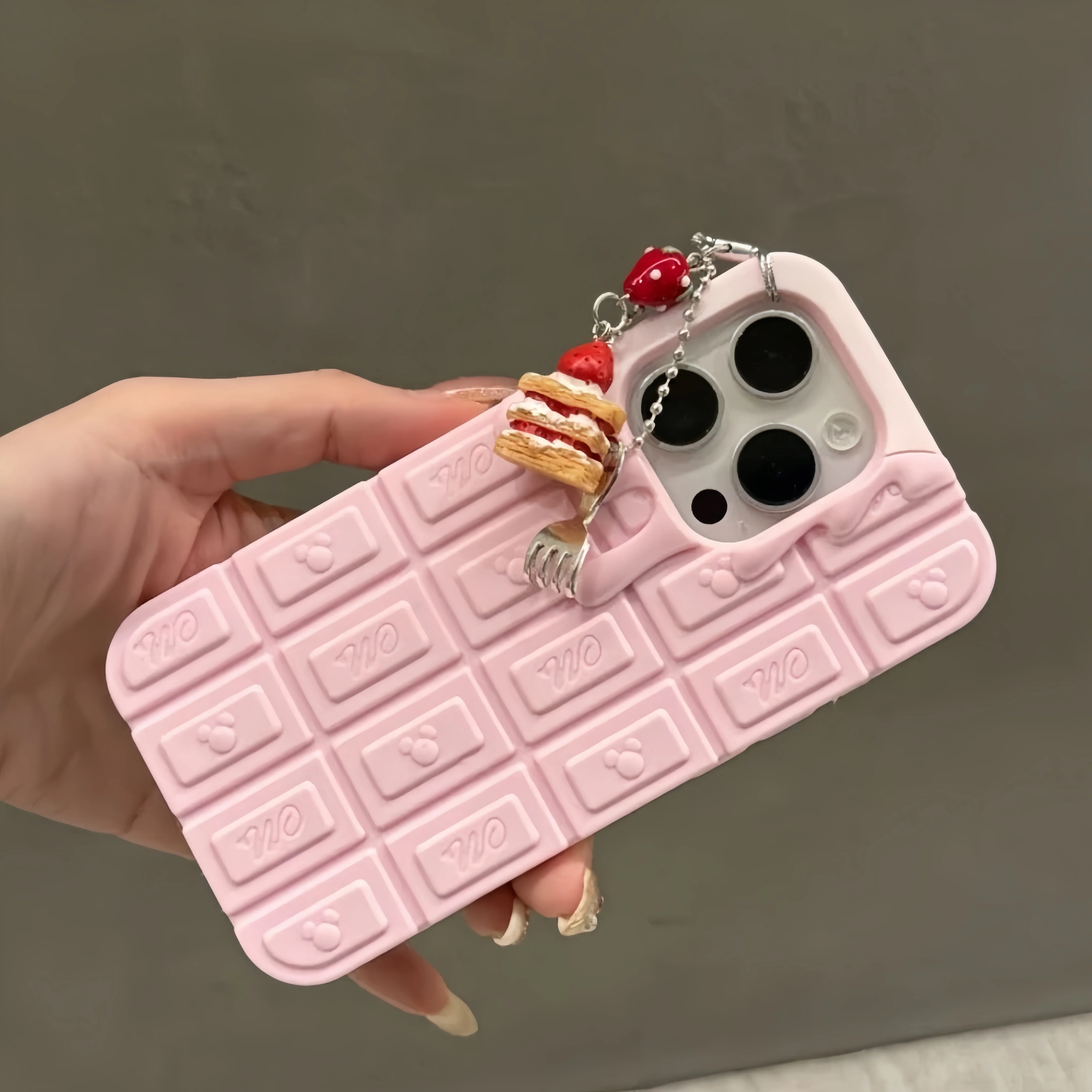 For iphone 4 5 6 S 7 8 Plus 17 16 15 14 13 12 Pro Max 11 3D Cartoon Chocolate Silicone Case Strawberry Cake Pendant Cover 2
