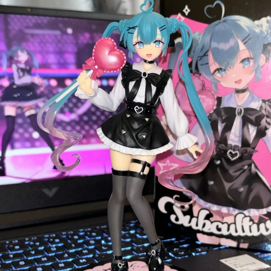 Hatsune Miku Non-Mainstream Fashion Action Figure Collectible Gift