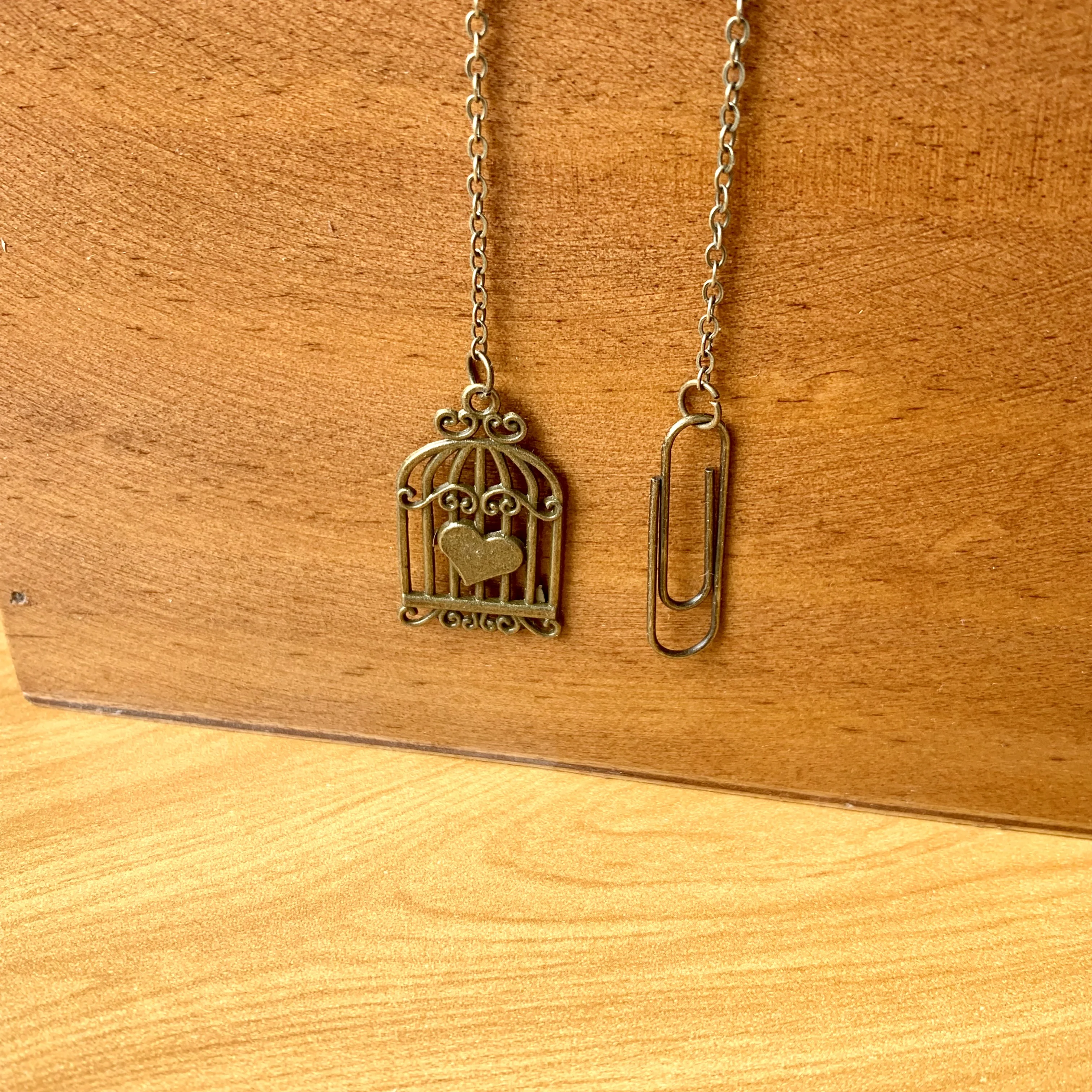Pendant Bookmark metal bookmark bookmarks stationery supplies Creative Retro Love Bird Cage Clock Watch Leaves Metal Book Marks Book Page Mark School Supplies Stationery