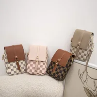 Checkered mobile phone bag, personalized and stylish, one shoulder women's bag, student crossbody small bag