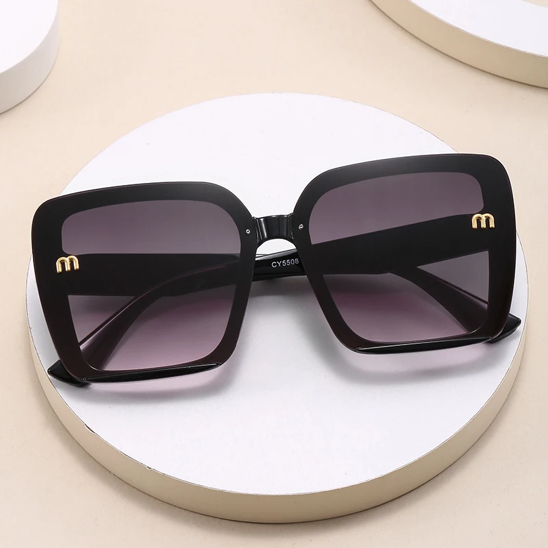 Lunettes de soleil carrées classiques à grand cadre pour hommes et femmes, design de lettre rectangulaire, lunettes de soleil rétro, UV400, marque de mode 1 Lunettes de soleil carrées classiques à grand cadre pour hommes et femmes, design de lettre rectangulaire, lunettes de soleil rétro, UV400, marque de mode 1