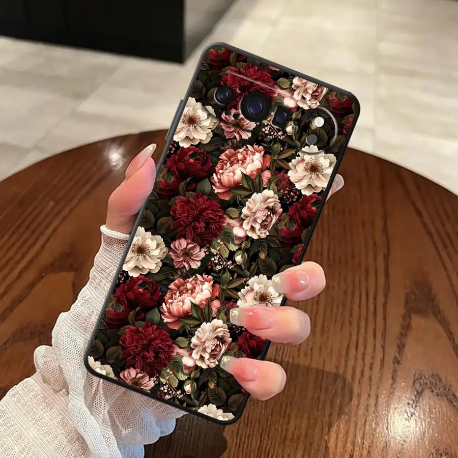 Retro Floral Print Phone Cover Case – Stylish and Protective Sleeve