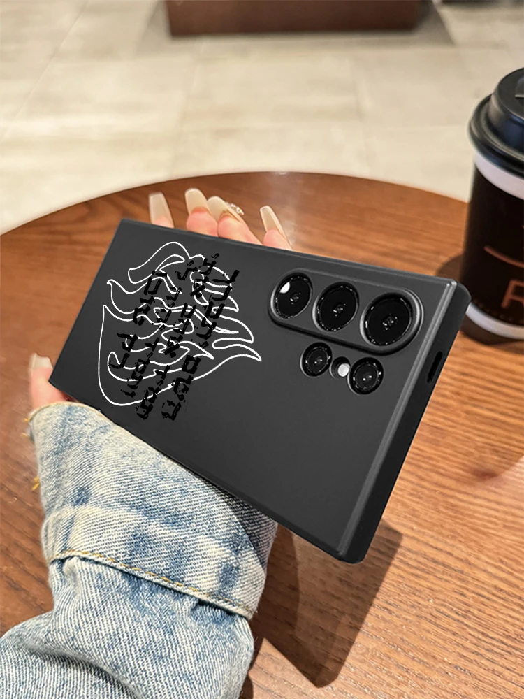 Sleek Black Flame Phone Case with Minimalist Letter Design