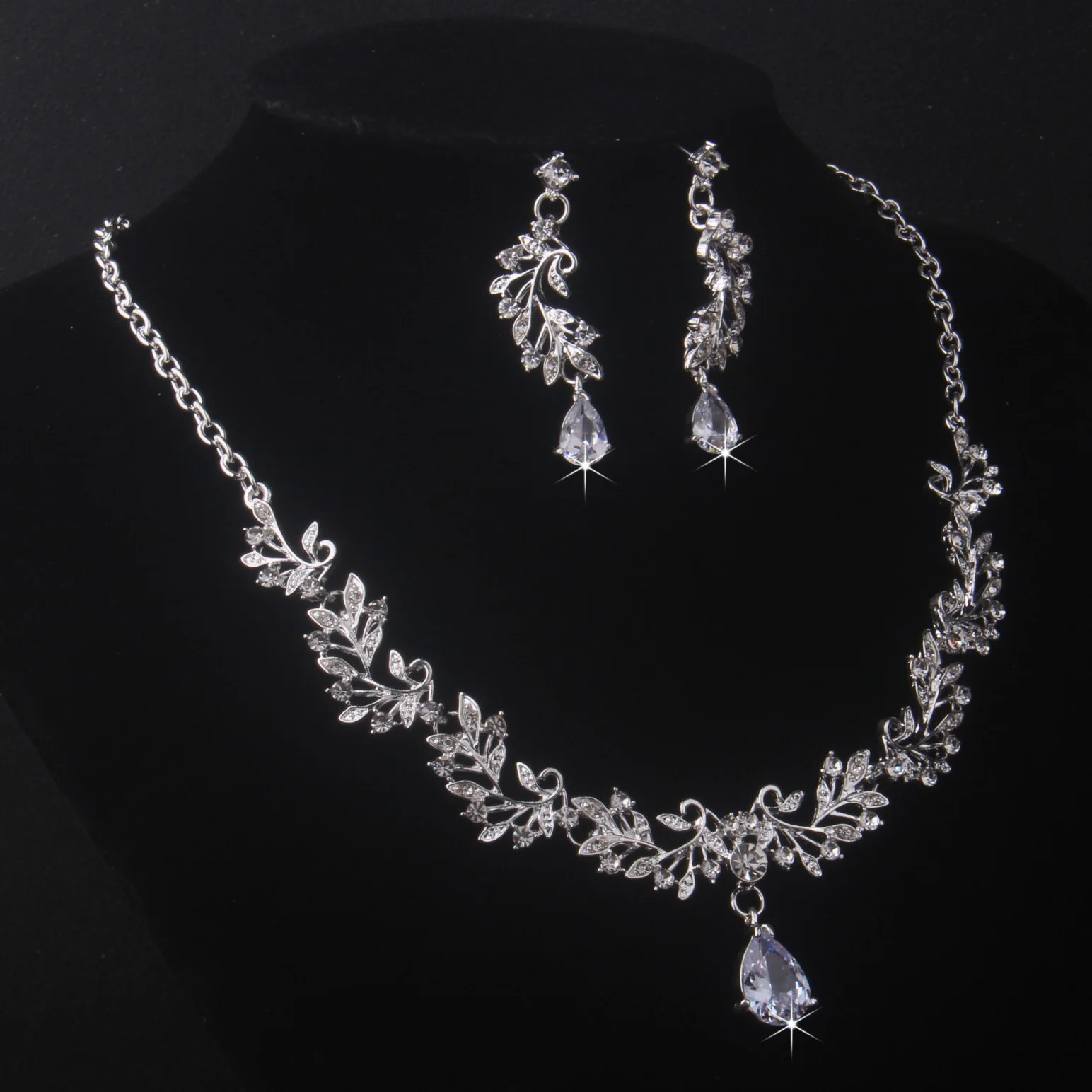 Bridal Accessories Women's Fashion Simple Necklace Earring Set Exquisite Wedding Dress Accessories Wedding Party Fashion Birthda - 4