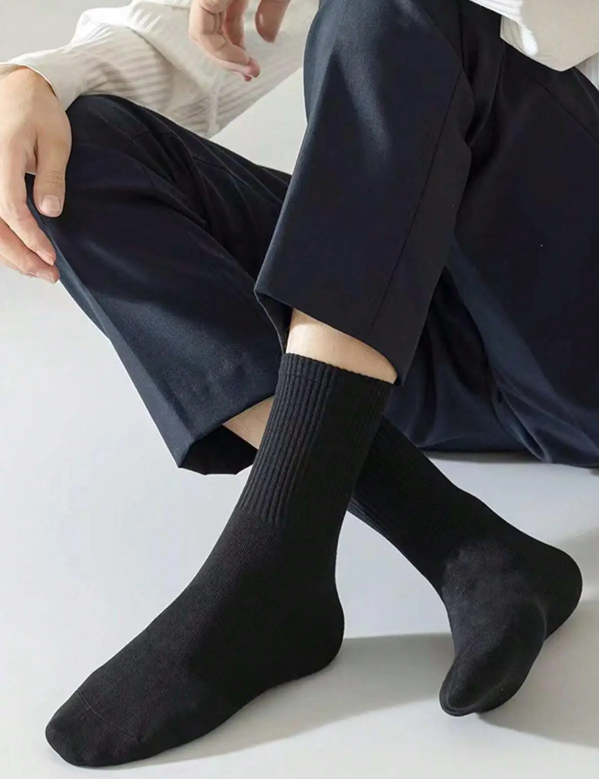 3/6Pairs of Plain Black and White Mid-Calf Socks for Men Autumn Winter