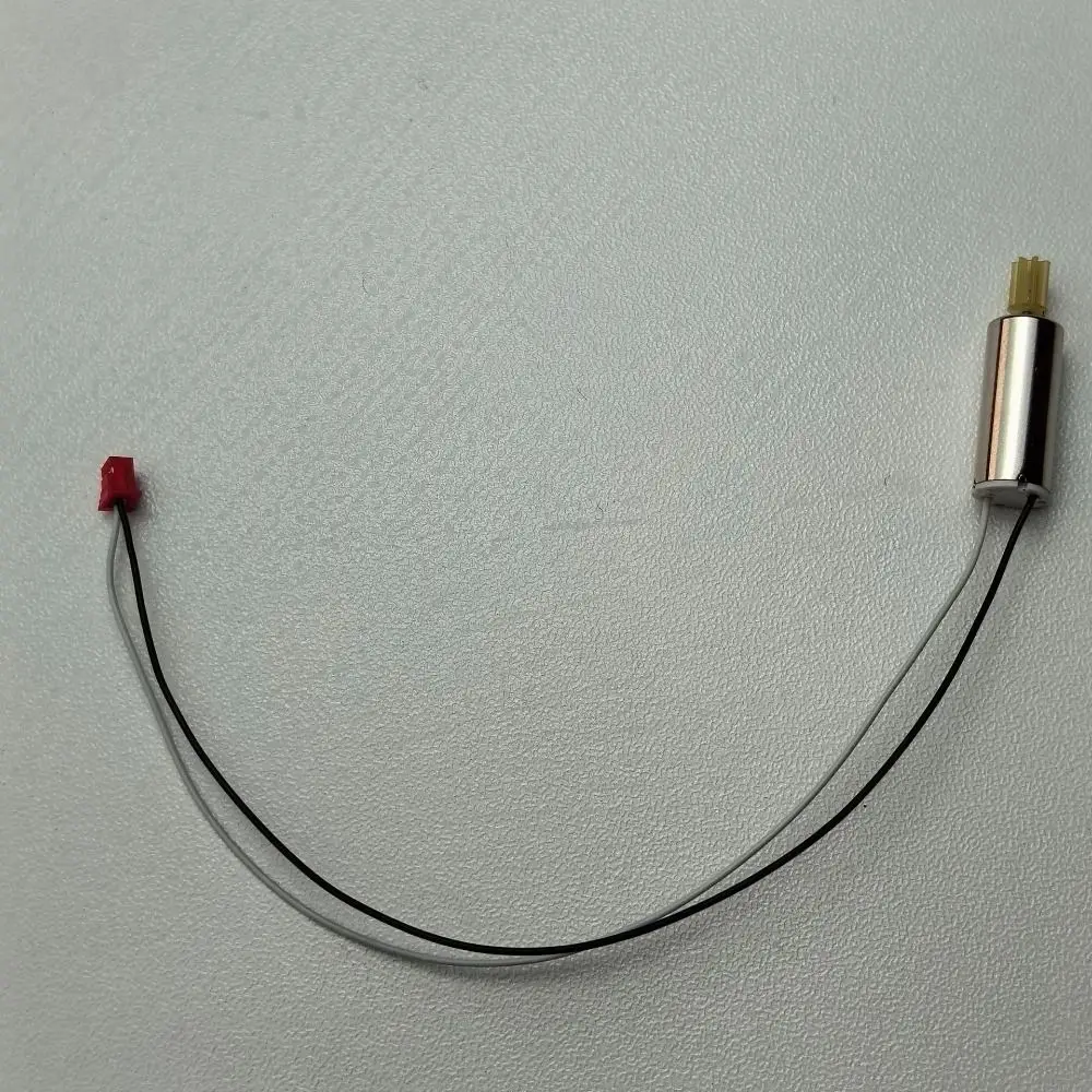 Ensemble de 4 hélices de drone multicolores (rouge, bleu, vert, jaune) disposées en éventail, idéales pour un remplacement rapide.