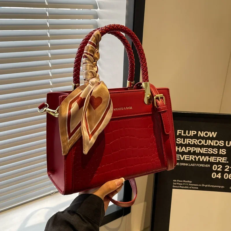 High Sense Niche Crocodile Pattern Women 2024 New Popular All-Matching Messenger Fashion Handbag Tote Bag