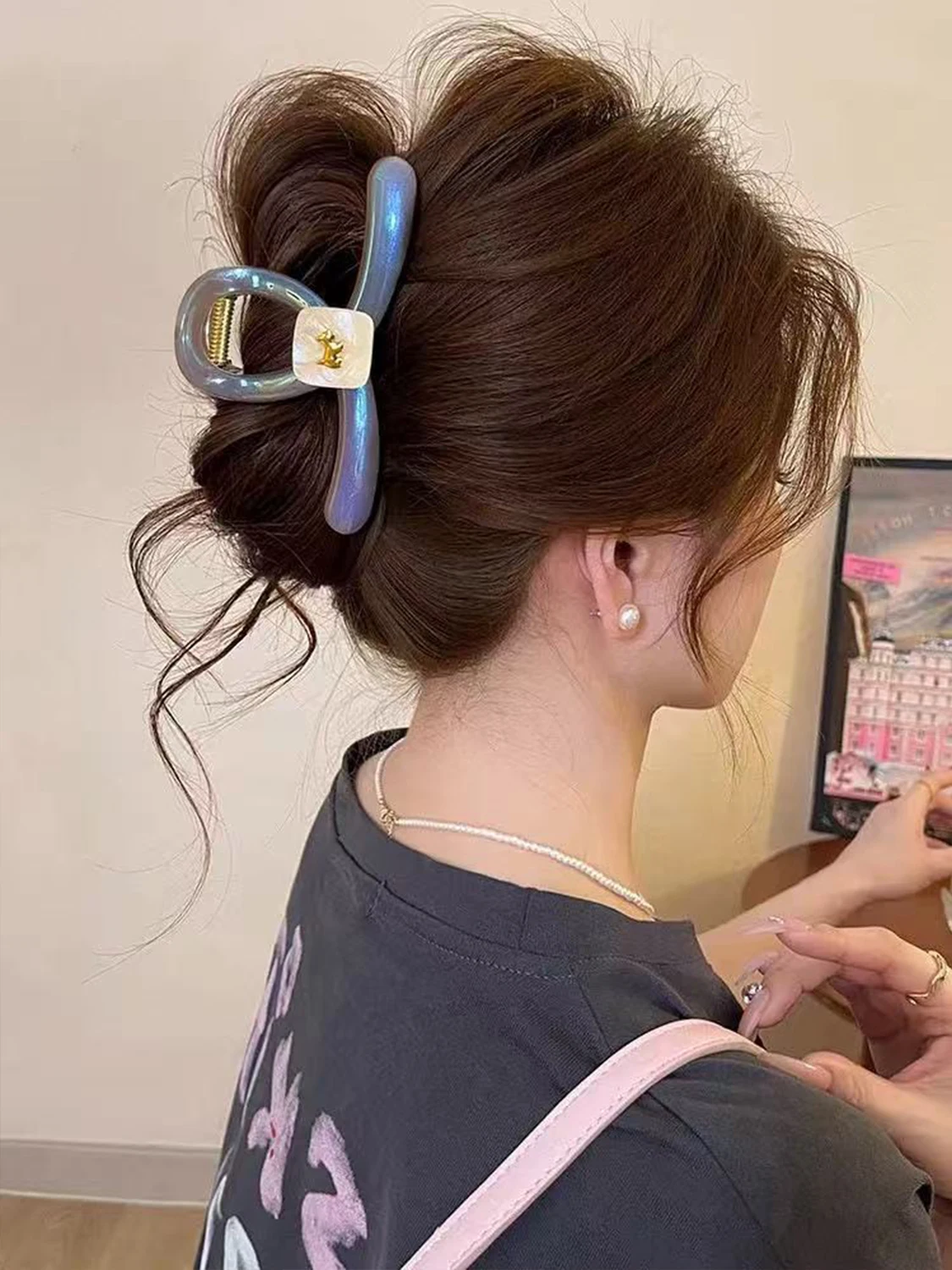 1 Stück High-End-Feinblitz-Farbverlauf mit goldenem Etikett für Hunde, halb gebundenes Haar, Haarschmuck auf der Rückseite des Kopfes, Hai-Clip 2025 – Detail 2
