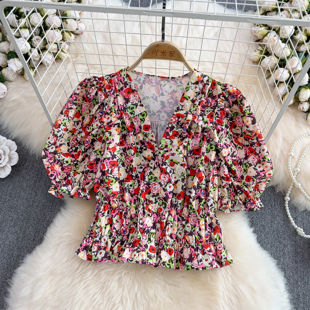 

2022 Summer New Small Fresh V-neck Bubble Short-sleeved Floral Chiffon Shirt Women's Western-style Pleated Short Top