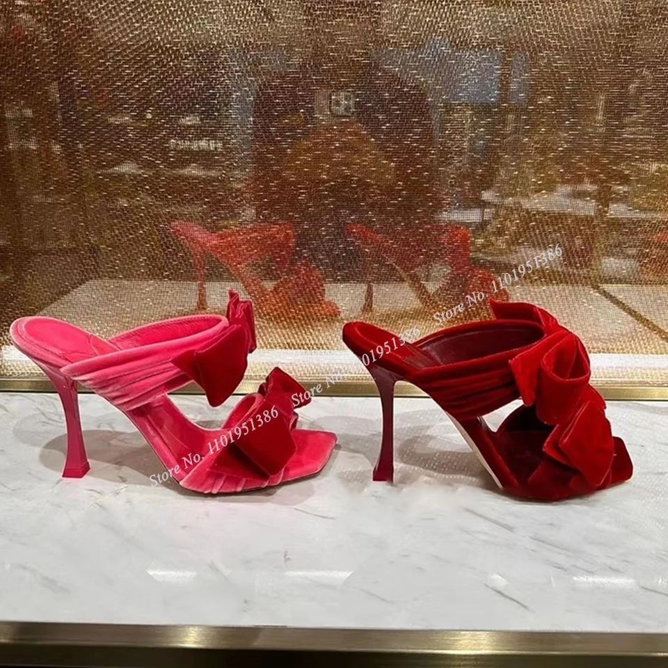 Женские босоножки на высоком каблуке