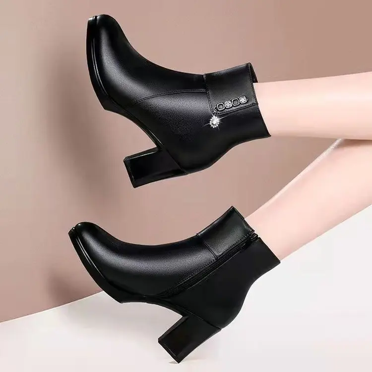 2024 New Fashion footwear with Velvet Insulation Women's Leather Boots Winter Women's Side Zipper High Heel Short Boots