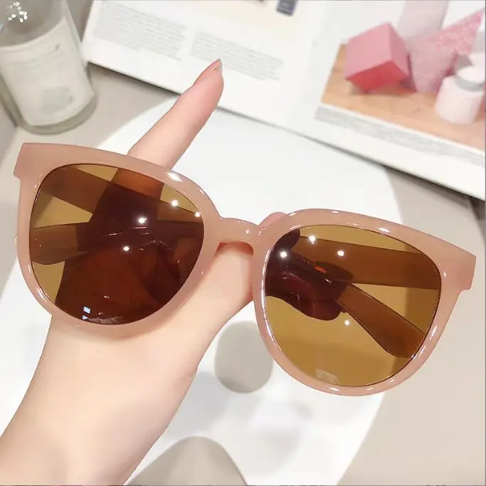 

New Small Frame Oval Shape Sunglasses Women's Brand Designer Fashion Sun Glasses Women Outdoor Travel Eyewear UV400 Gafas De Sol