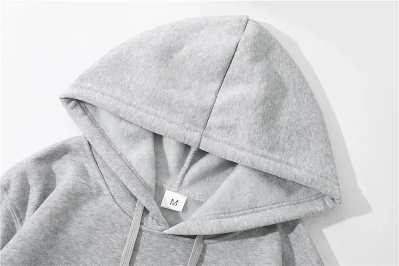 هودي "ذكريات الطفولة" – تصميم كرتوني تجريدي بقصة ف...