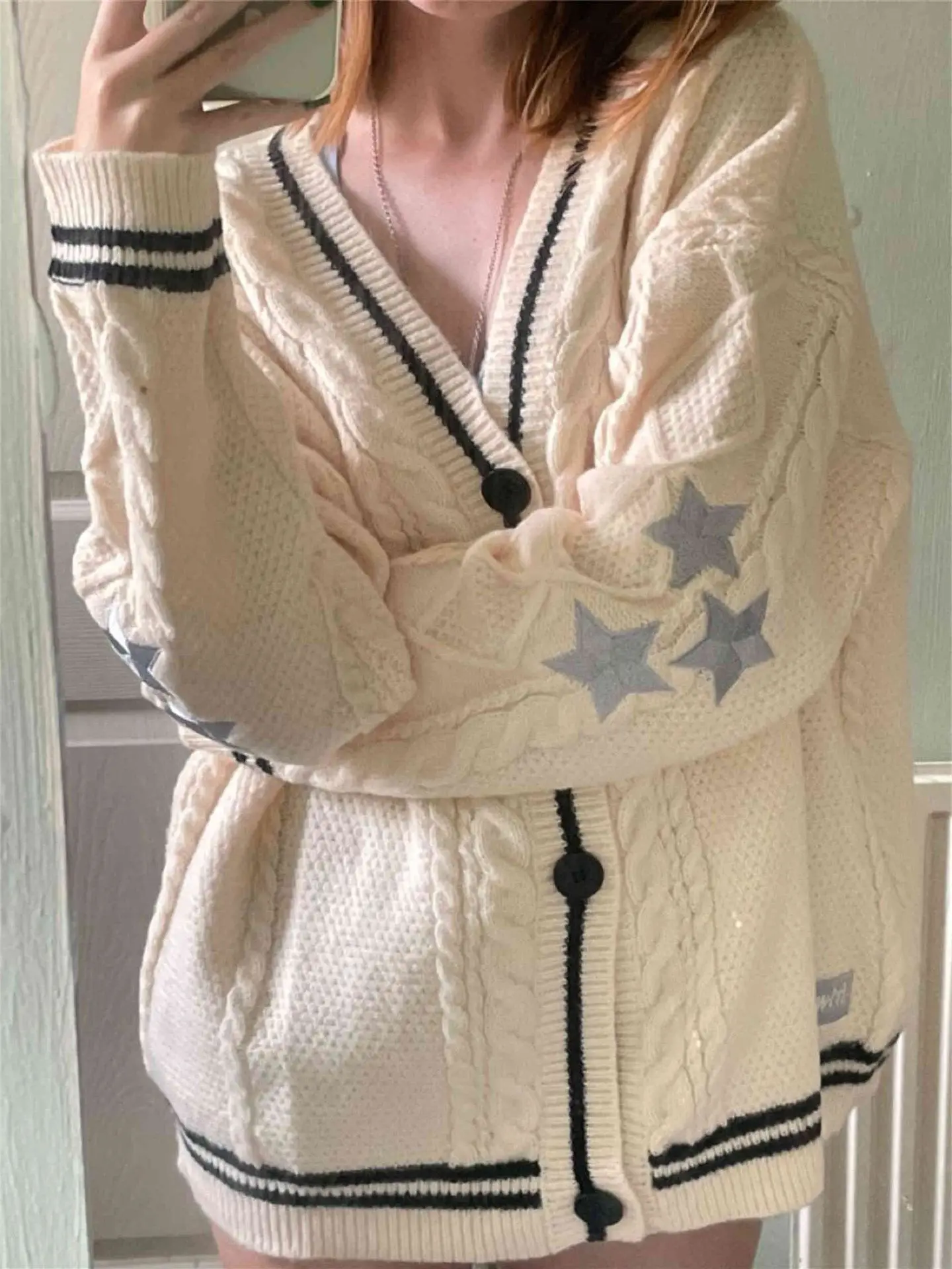 

Women Star Printed Cardigan Preppy Style Botton Up Long Sleeve Sweater Vintage Casual Female Coat Ladies V-neck Loose Knitwear