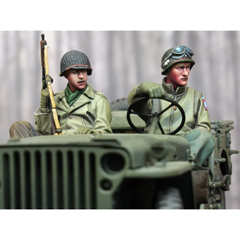 

1/35 Scale Die-cast Resin Two-person Resin Model (without Car) Unpainted