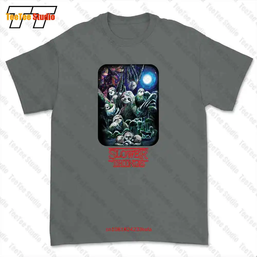 thumbnail image 1 of Camiseta con estampado de perezoso, divertida, de Slower Things, inspirada en Stranger Th!Ngs, 1MQM, 1 of 5