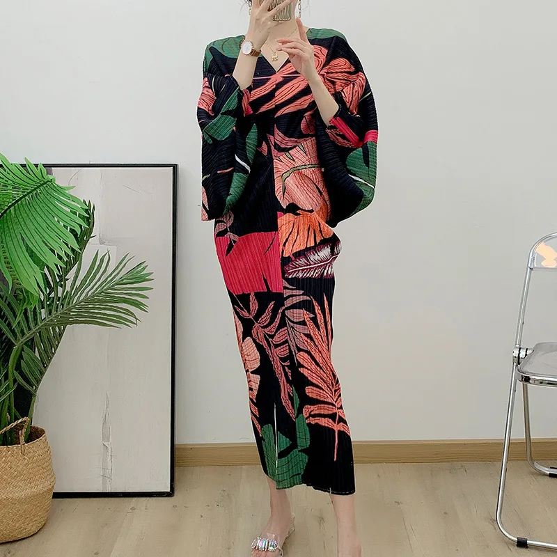 

Pleated Bat Sleeve Dress 2023 Temperament V-Neck Skirt Foreign Trade Large Size Pullover Print Pleated Dress