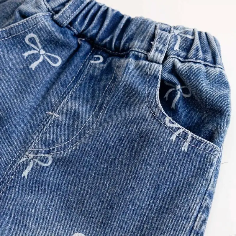 귀여운 리본 프린트가 있는 여아 청바지 일상복에 편안한 클래식 스트레이트 레그 디자인 캐주얼 청바지 A2UB