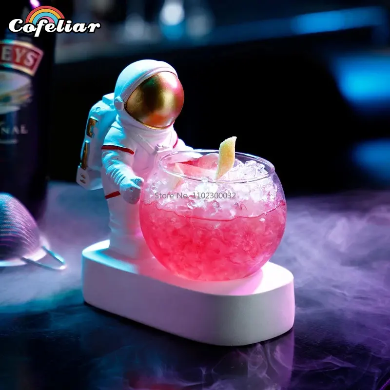 

Luminous Spaceman Cocktail Cup Creative Bar Nightclub Party Mixed Wine Drink Glass Glowing Diver Molecular Smoking Cocktail Mug