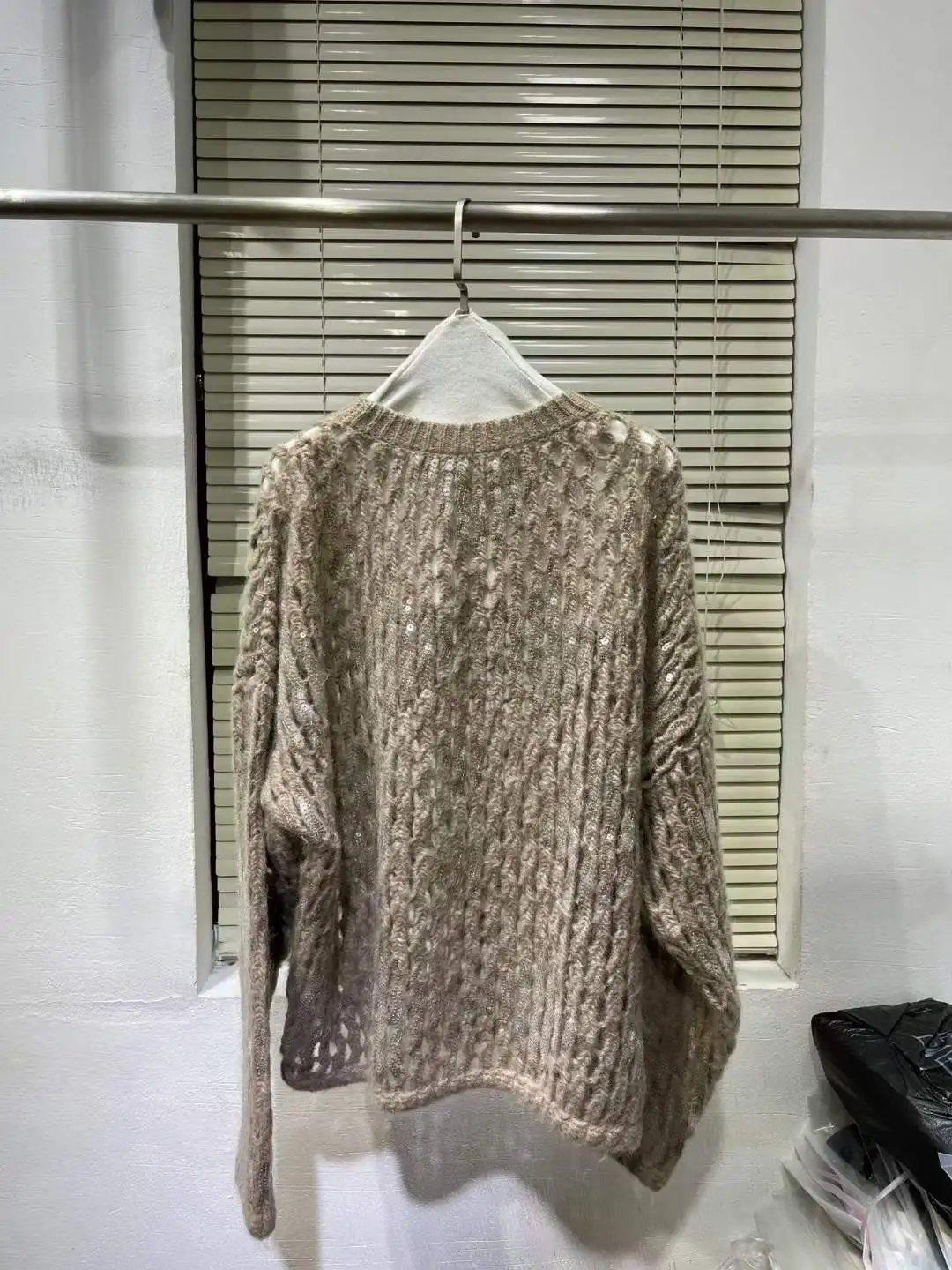 Рисунок 4 - Женский свитер на осень и зиму